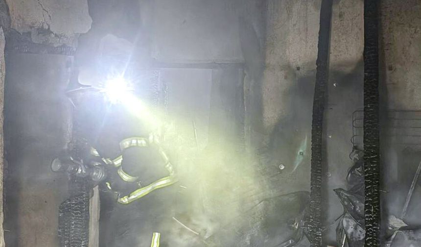 Yangında ev kullanılamaz hale geldi