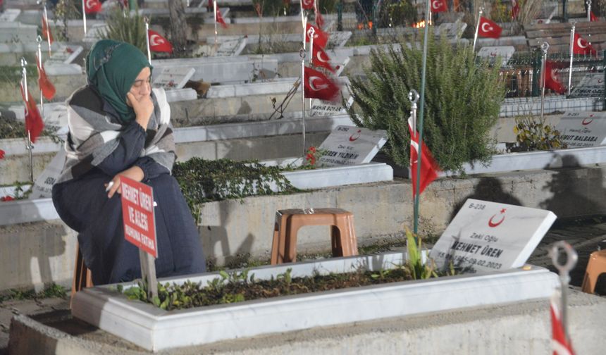 3 yıl öncesine kadar dizinde yattığı babaannesinin mezar taşına başını yaslayıp, geçmişi yad etti