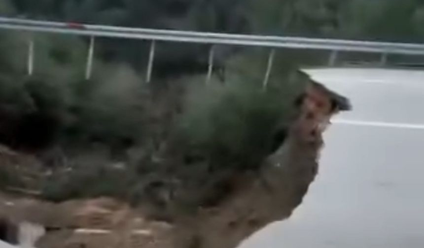 Çöken kara yolunda 10 metrelik çukur oluştu