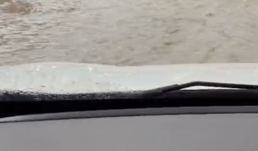 Hatay'da şiddetli sağanak sele neden oldu