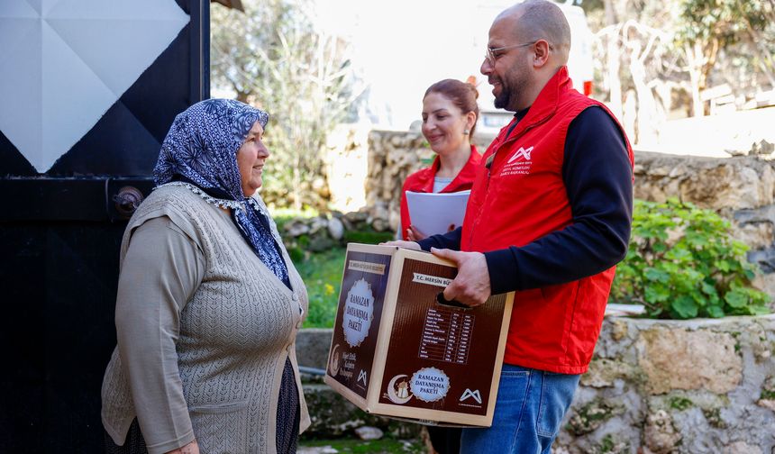 Mersin'de ramazan dayanışma paketi dağıtımları başladı