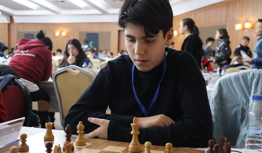 Osmaniyeli 3 öğrenci, satrançta milli takım havuzuna seçildi
