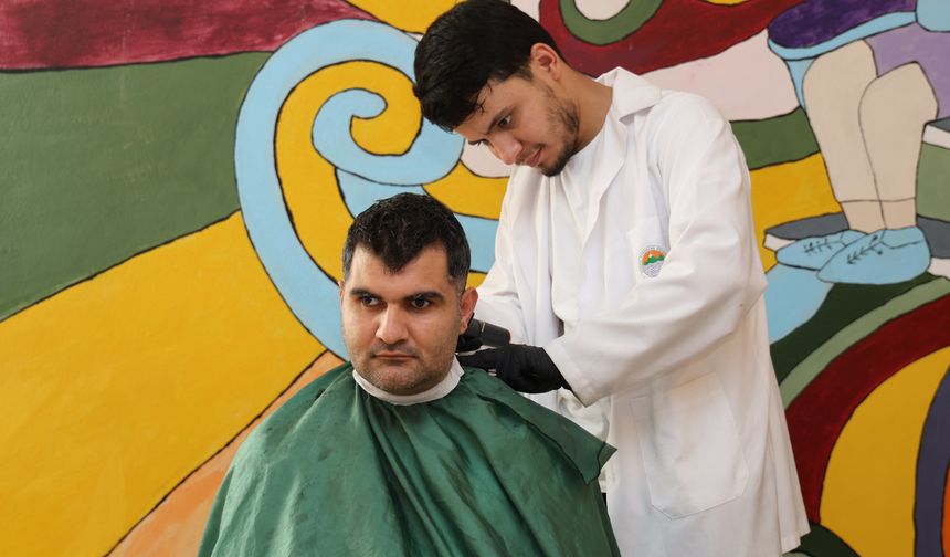 Toroslar'da özel bireylere kişisel bakım hizmeti