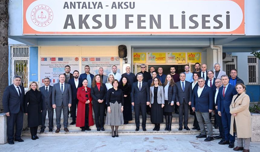 Vali Şahin, 'İlk Dersimiz: Bayrak Sevgisi' programına katıldı