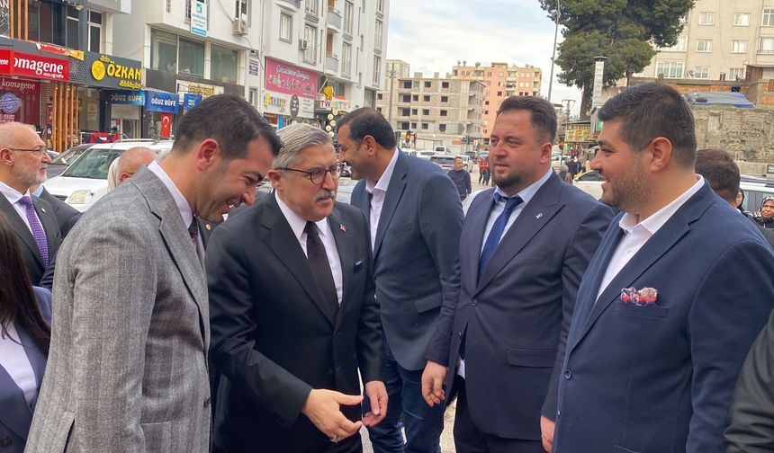 AK Parti'li Yayman: Diplomasi masası kurulmalı, barışa fırsat tanınmalıdır