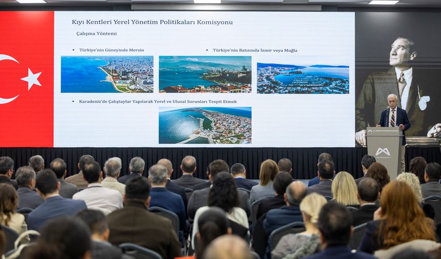 Başkan Seçer, 'Kıyı Kentleri Yerel Yönetim Politikaları Mersin Çalıştayı'na katıldı