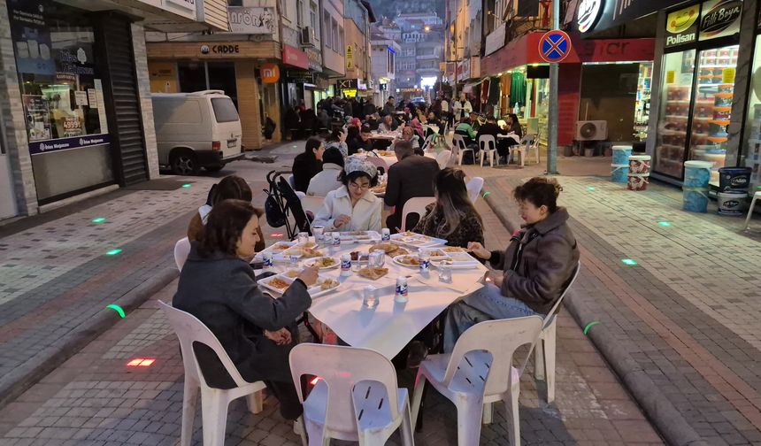 Cadde esnafından birlik ve beraberlik iftarı