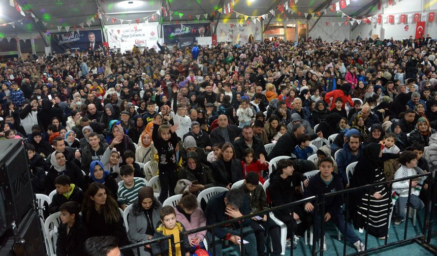 Celal Karatüre, Kahramanmaraş'ta 3 bin kişiyle ilahi söyledi