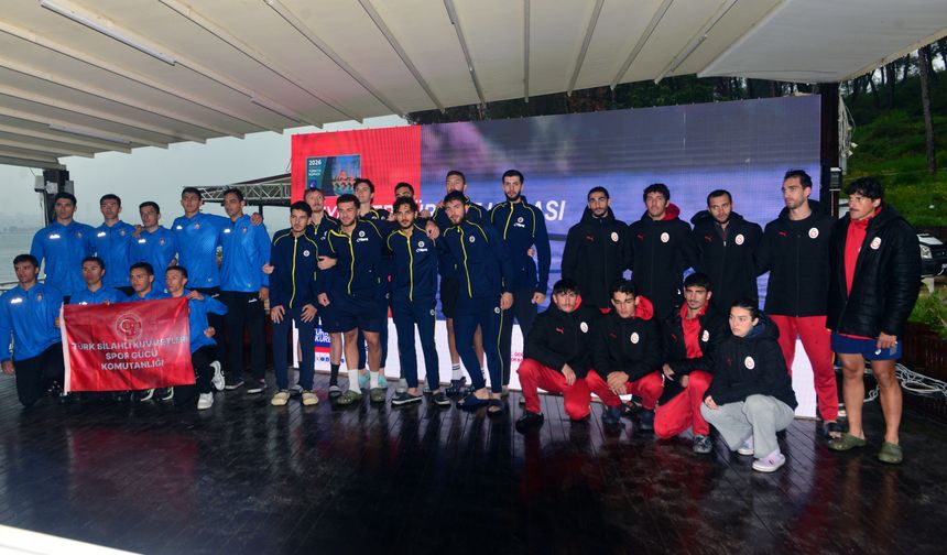 Fenerbahçe, Büyükler Türkiye Kupası Kürek Yarışları'nda kadın ve erkeklerde birinci oldu