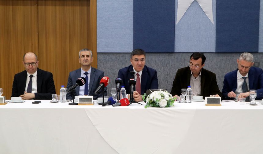 'MAKÜ birlikte çalışmayı başarabilmiş bir üniversitedir'