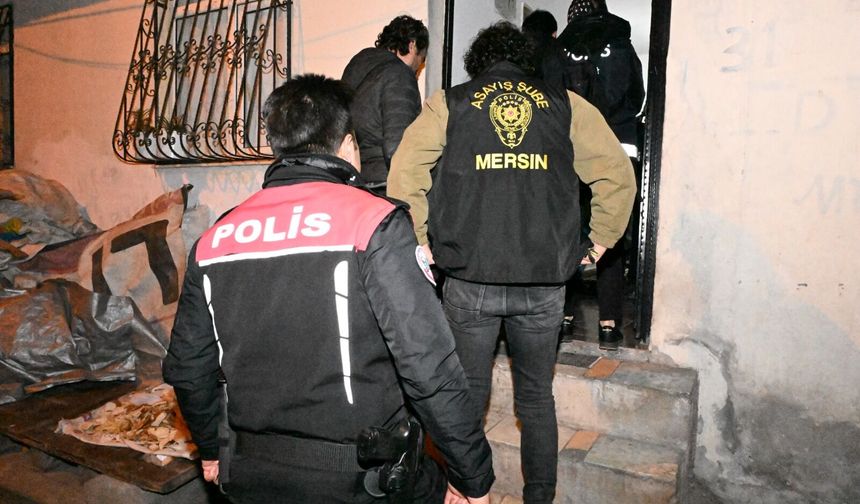 Mersin'de 10 2ünde aranma kaydı bulunan 678 firari yakalandı