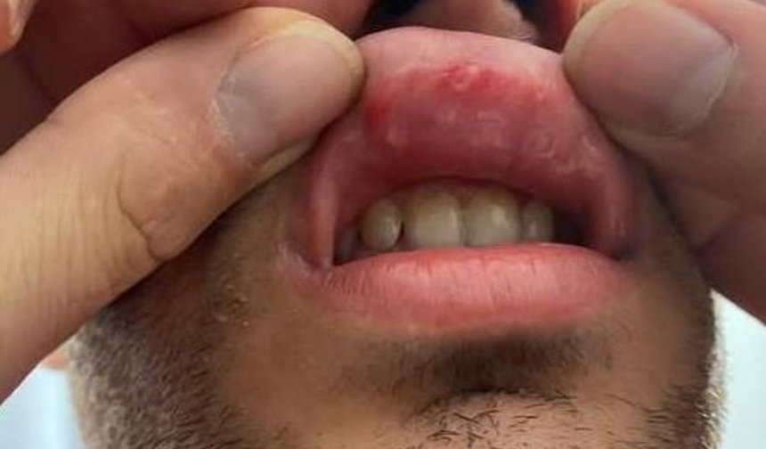 Mersin'de amatör maç öncesi çıkan kavga güvenlik kamerasında