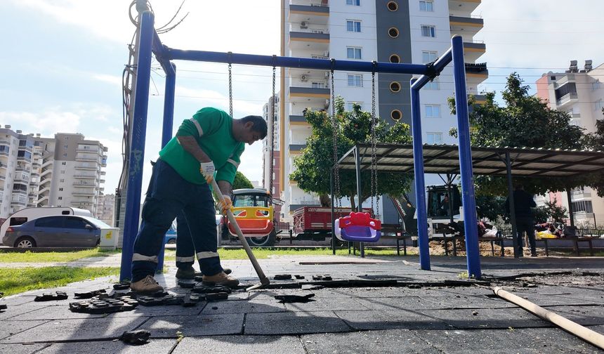 Mezitli'de parklar yenileniyor