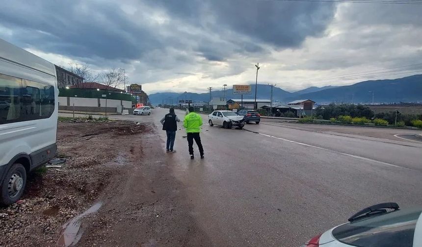 Osmaniye'de hızlı tren hattı alt geçit çıkışında kaza kamerada