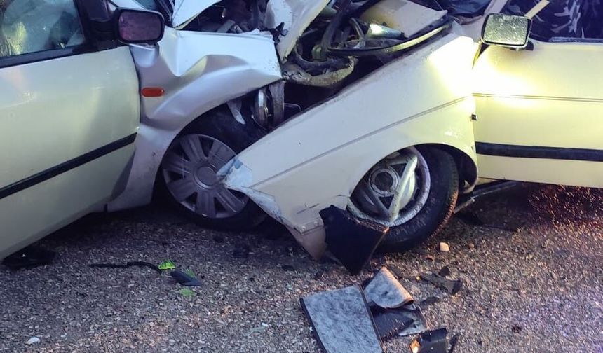 Osmaniye'de iki otomobil çarpıştı: 1 ölü, 6 yaralı