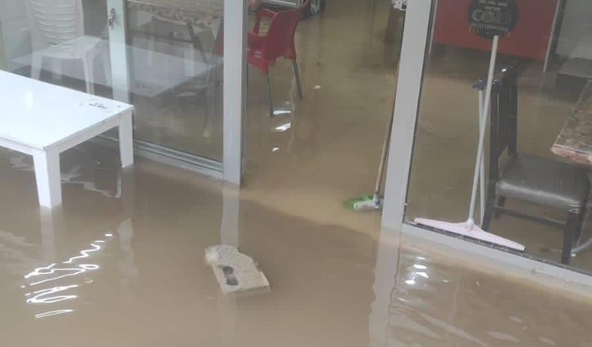 Reyhanlı'da yağış sele döndü