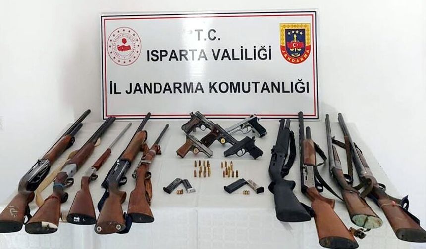 Ruhsatsız silah operasyonunda 5 gözaltı