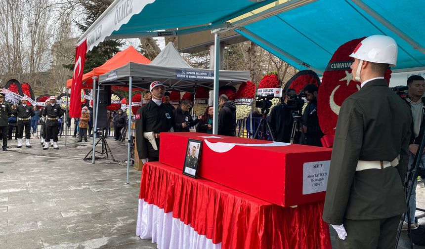 Şehit binbaşının cenazesi Isparta'da toprağa verildi (2)