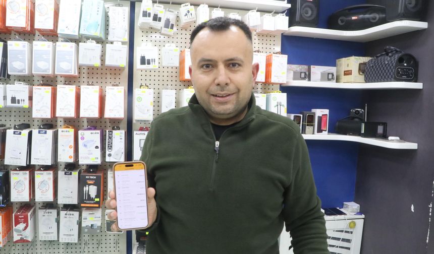 Telefon almak isteyen müşterinin gönderdiği fazla parayı iade etti