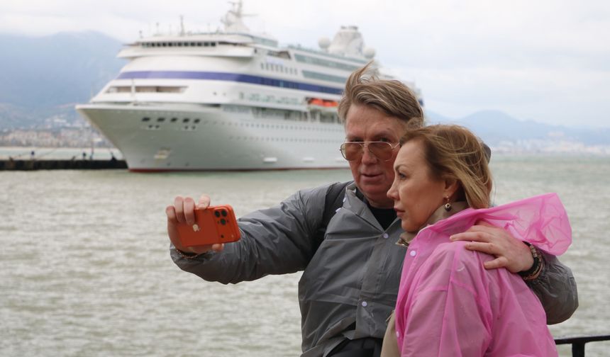 'Yüzen oteller' ile iki ayda 52 bin 748 yolcu seyahat etti