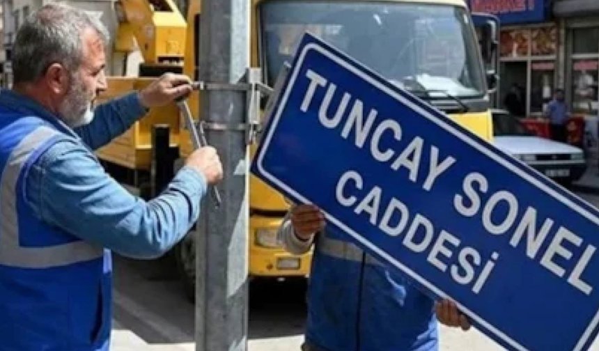 Şanlıurfa'da Tuncay Sonel Tabelası Gitti! Yerine Şehit Öğretmenin Adı Geliyor