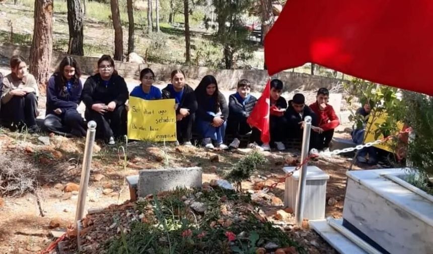 Şehit Sedat Yabalak Unutulmadı! Öğrenciler Kabri Başında Dualar Etti