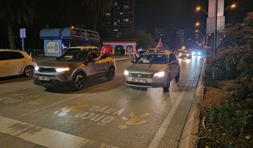 A Milli Futbol Takımı'nın Dünya Kupası'na katılması Adana'da kutlandı