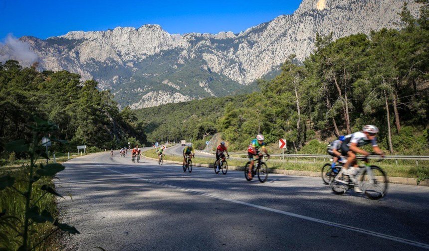 Fraport TAV Antalya Airport'tan AKRA Gran Fondo'ya destek