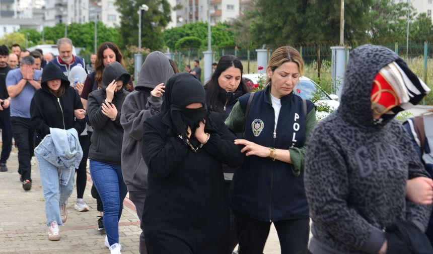 Adana merkezli yasa dışı bahis operasyonu şüphelileri, adliyeye sevk edildi