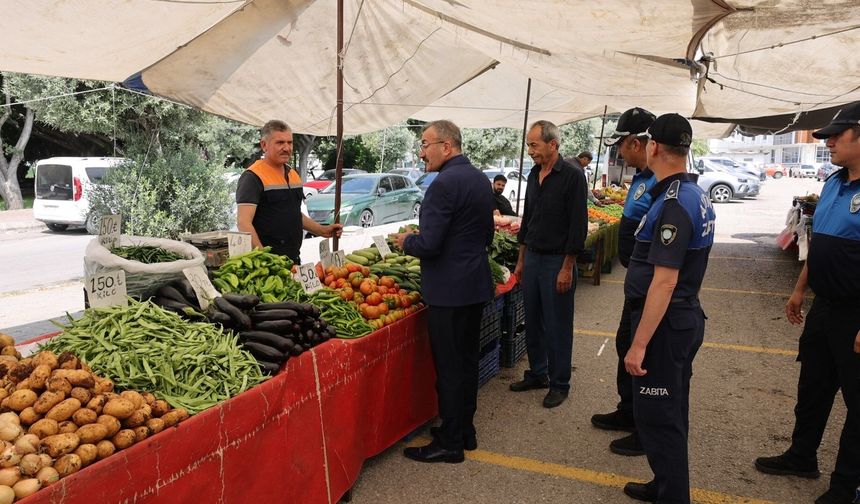 Akdeniz zabıtasından pazarlarda denetim