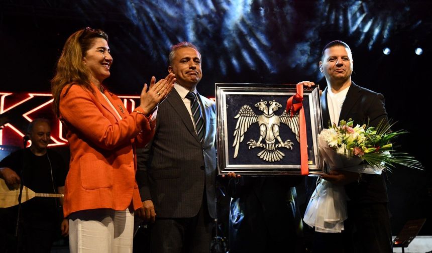 Kubat, Osmaniye Lezzet Festivali'nde sahne aldı