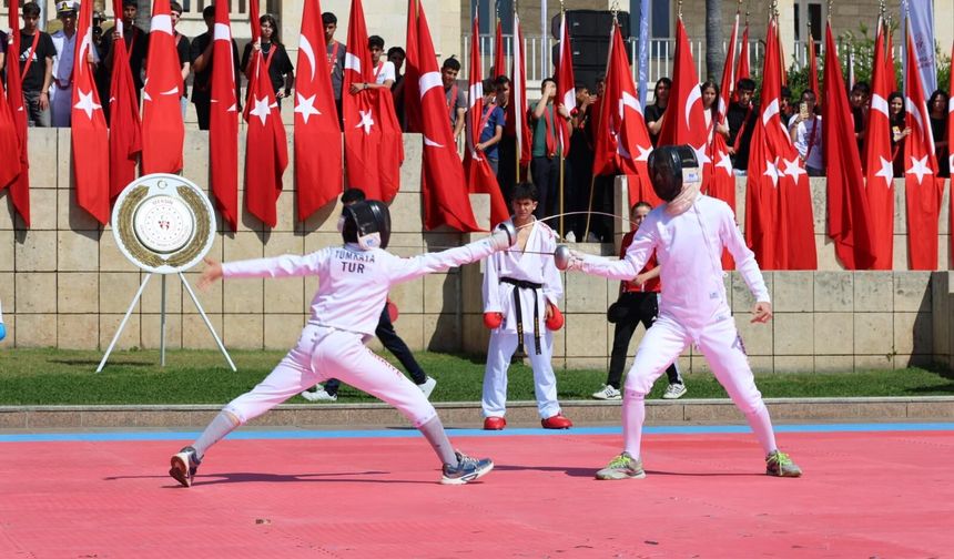 Mersin'de 19 Mayıs coşkuyla kutlandı