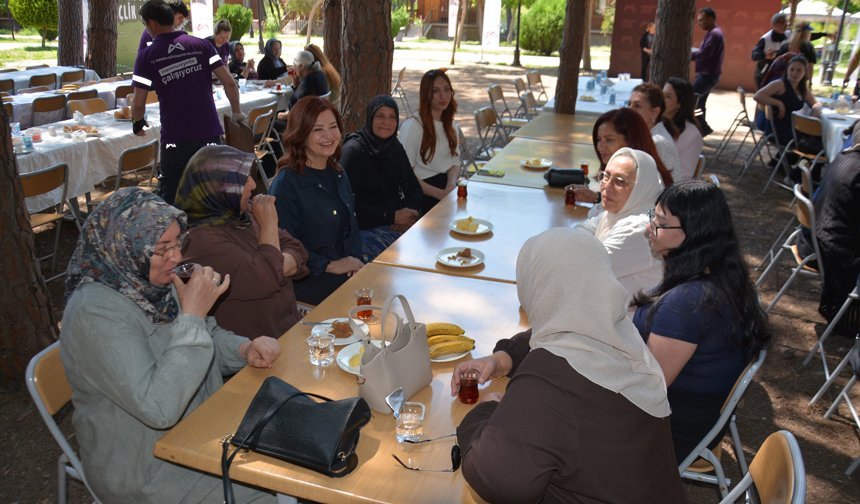 Mersin'de şehit annelerine özel program