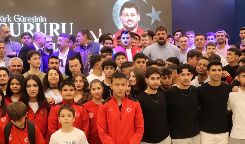 Milli güreşçi Rıza Kayaalp'e fahri doktora unvanı