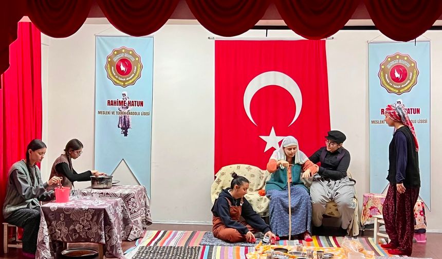 Osmaniye'de tiyatro coşkusu