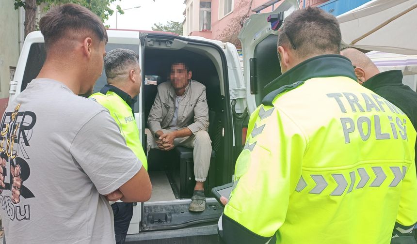 Otomobiliyle pazara giren alkollü ve ehliyetsiz sürücüye 65 bin TL ceza