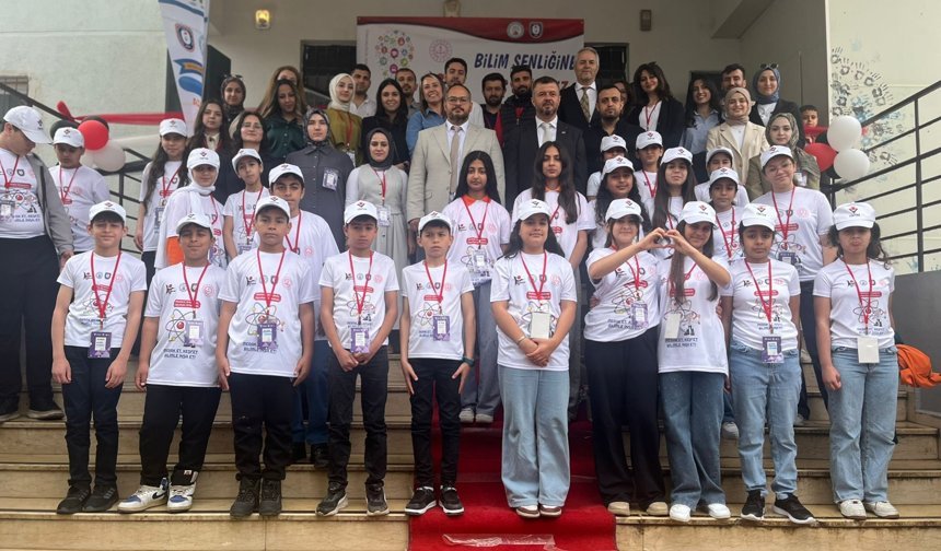 Reyhanlı'da bilim fuarı açıldı