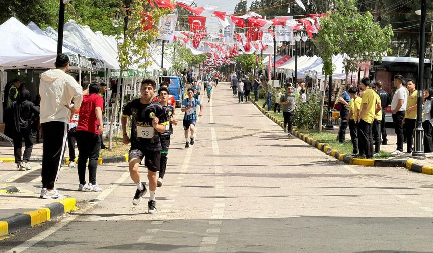 Reyhanlı'da liselilerden 19 Mayıs koşusu