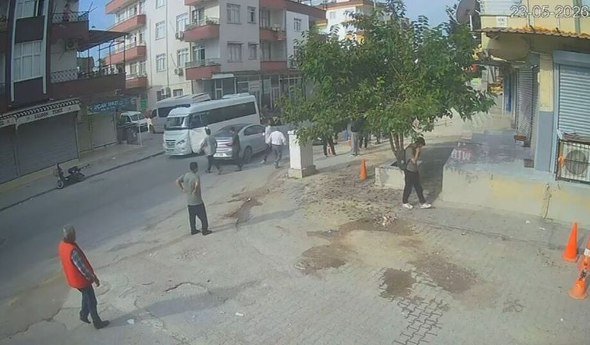 Yakınına el sallarken yola çıktığı sırada otomobil çarptı