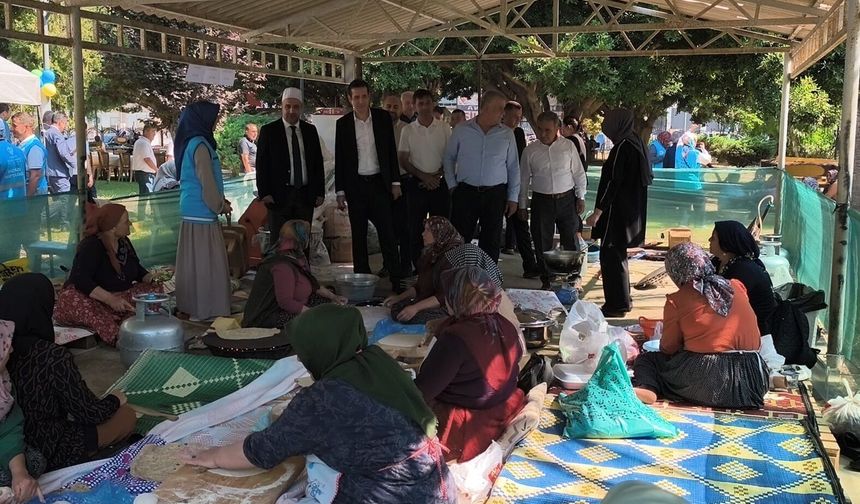 Bozyazı'da 'hayır çarşısı' açıldı