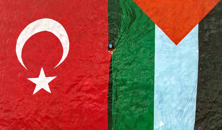 DHA muhabiri TFMD özel ödülünü törende aldı