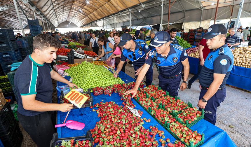 Mezitli zabıtasından pazarlarda tartı denetimi