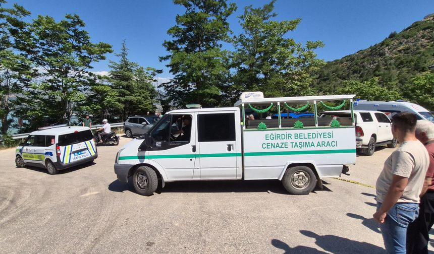 Park halindeki araçta ölü bulundular