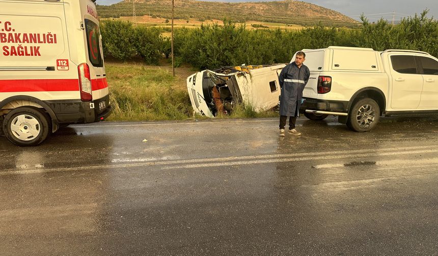 Tur midibüsü şarampole devrildi: 4 ölü, 26 yaralı