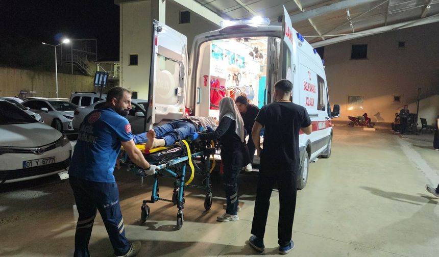 Adana'da 3 otomobilin karıştığı zincirleme kaza: 7 yaralı