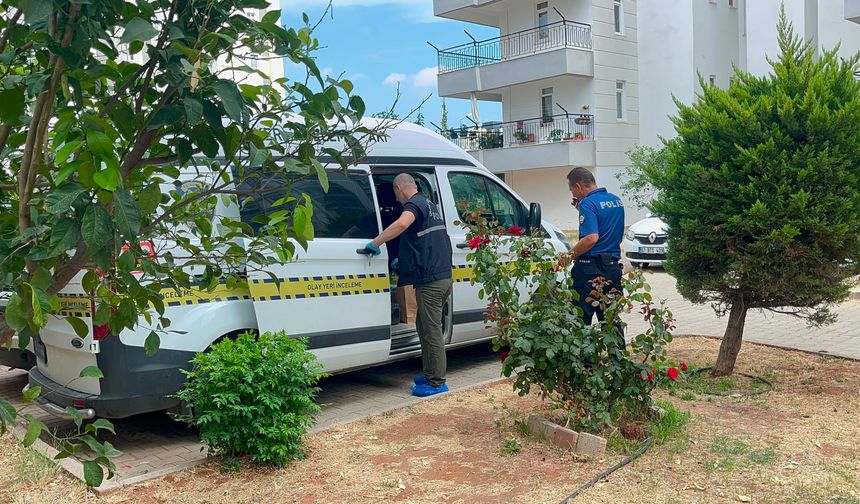 Dün Antalya'ya gelen kadın, bugün kaldığı evde ölü bulundu