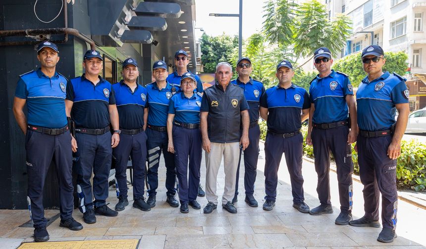 Mersin'de kaldırım işgaline karşı denetimler sürüyor