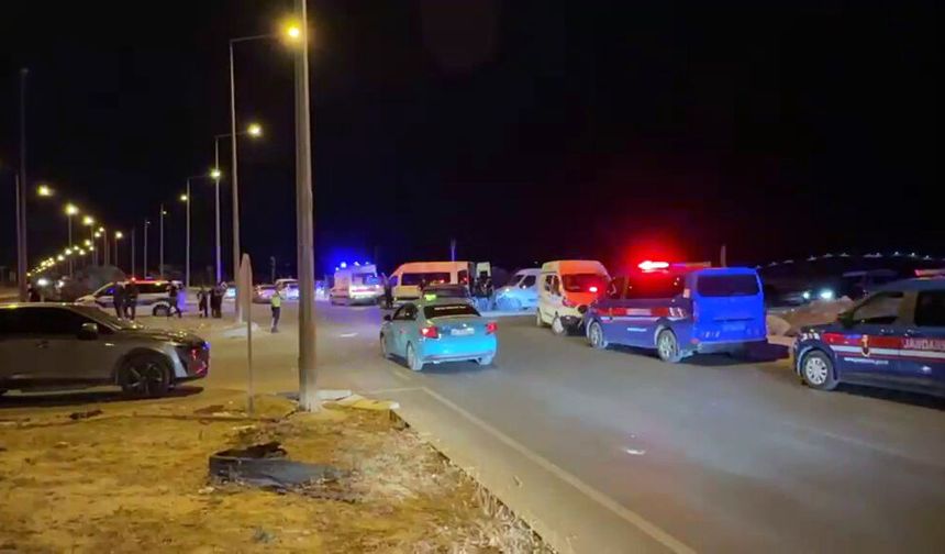 Hatay'da düğün konvoyunda gelin ve damat yakınları arasında silahlı kavga: 4 yaralı