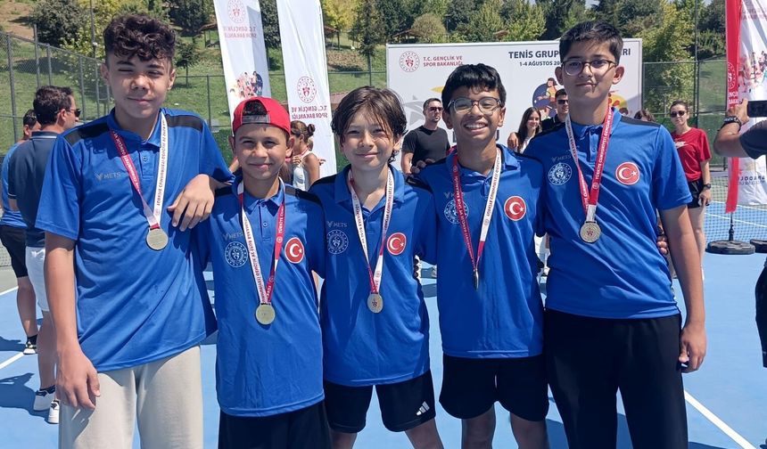 Osmaniye Tenis Takımı yarı finalde