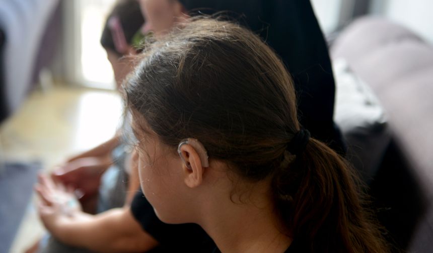 Ayşegül, yeni biyonik kulağına kavuştu